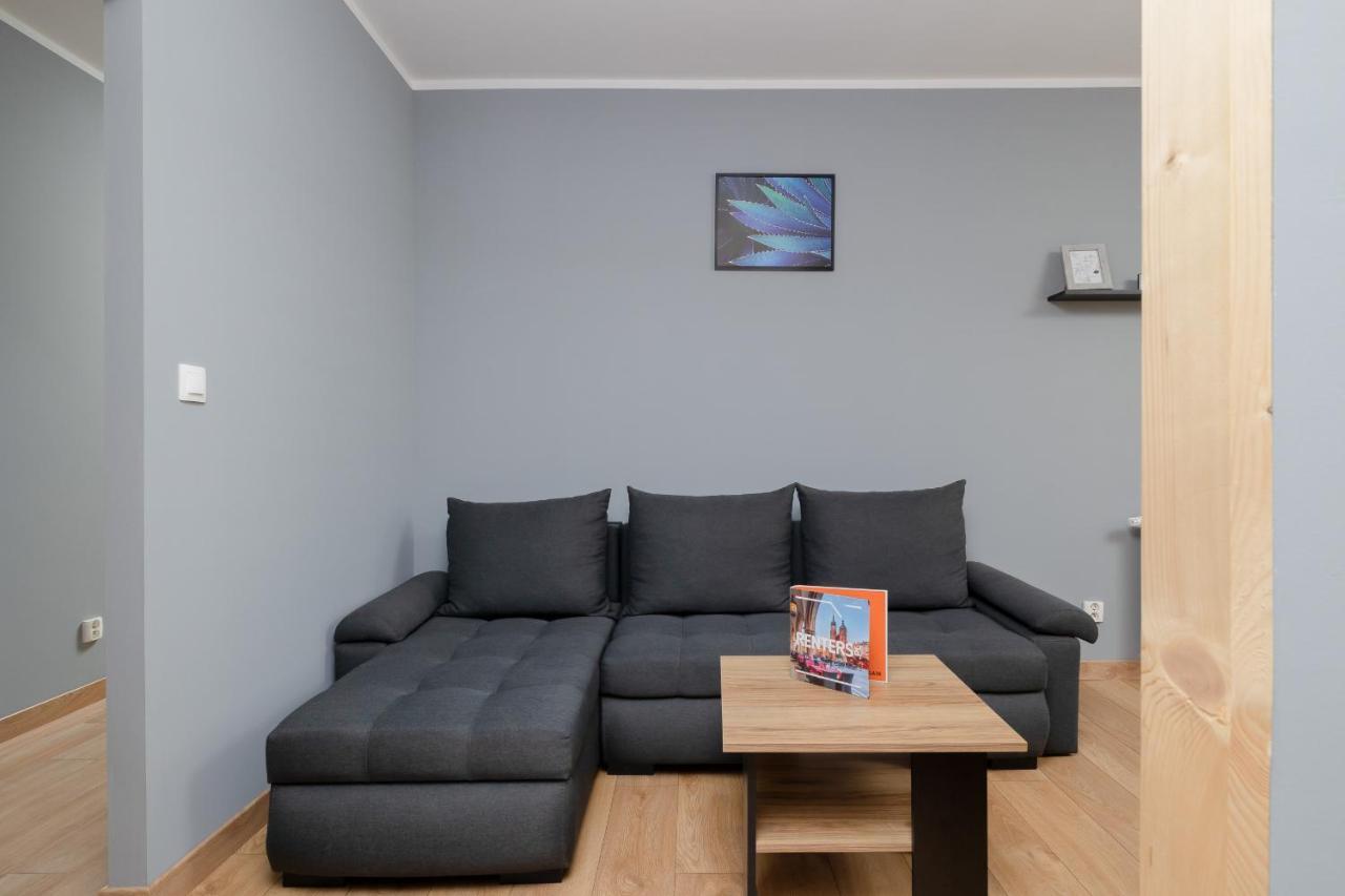 Osiedle Avia Family Apartment In Krakow With Balcony By Noclegi Renters Екстер'єр фото