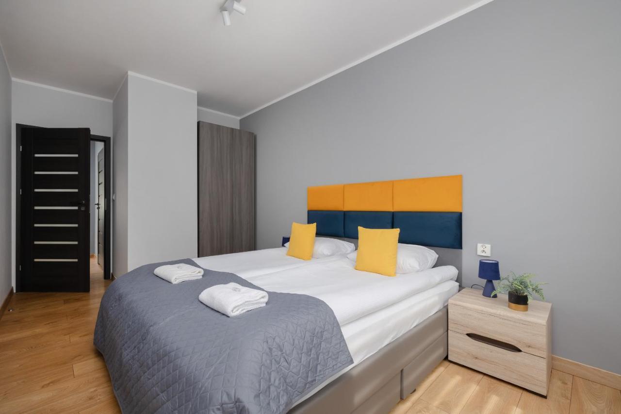Osiedle Avia Family Apartment In Krakow With Balcony By Noclegi Renters Екстер'єр фото