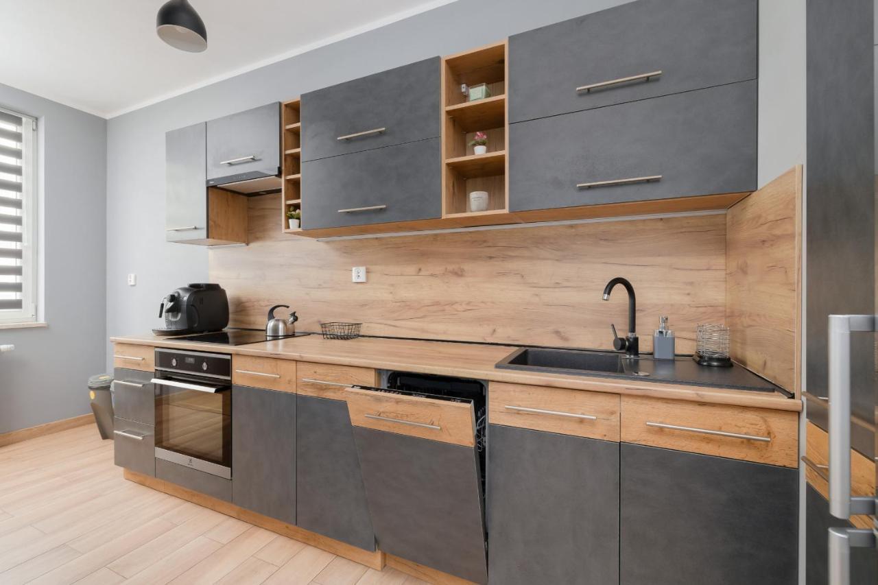 Osiedle Avia Family Apartment In Krakow With Balcony By Noclegi Renters Екстер'єр фото